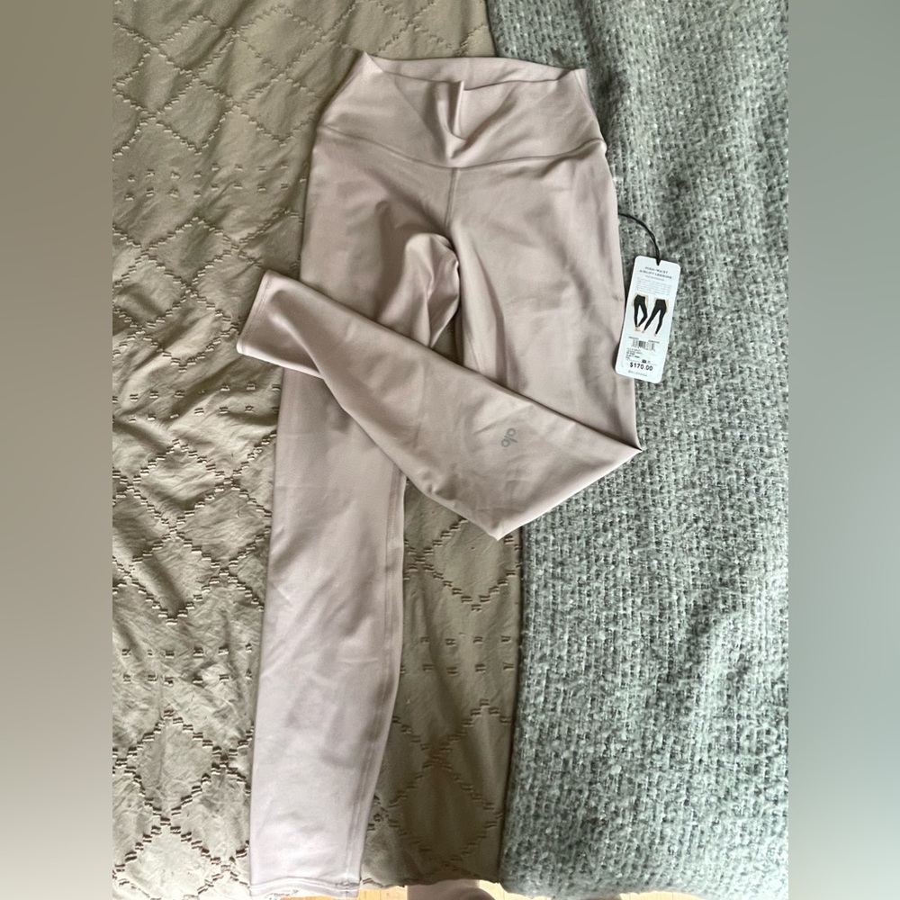 Alo yoga airlift leggings in ‘dusty pink’